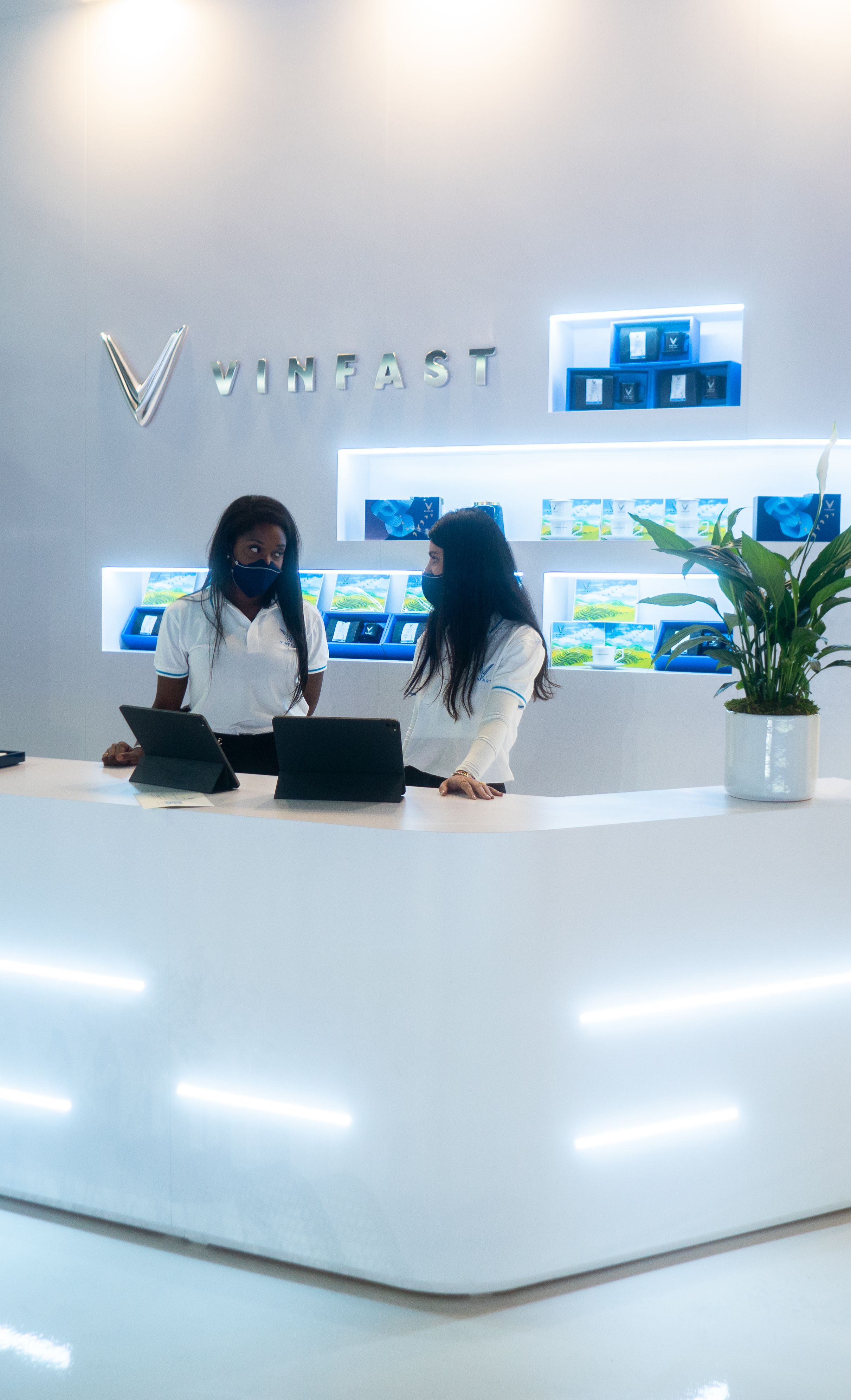 VINFAST LA Autoshow template A compressed